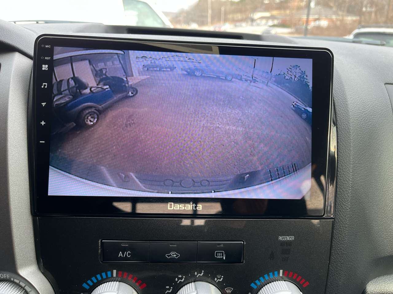 Toyota Tundra Tundra-Grade 5.7L Double Cab 4WD 2011