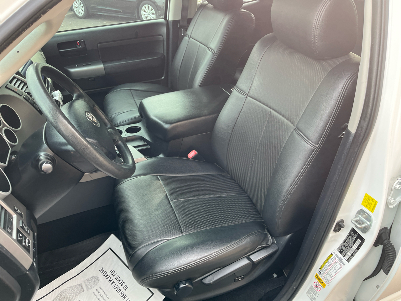 Toyota Tundra Tundra-Grade 5.7L Double Cab 4WD 2011