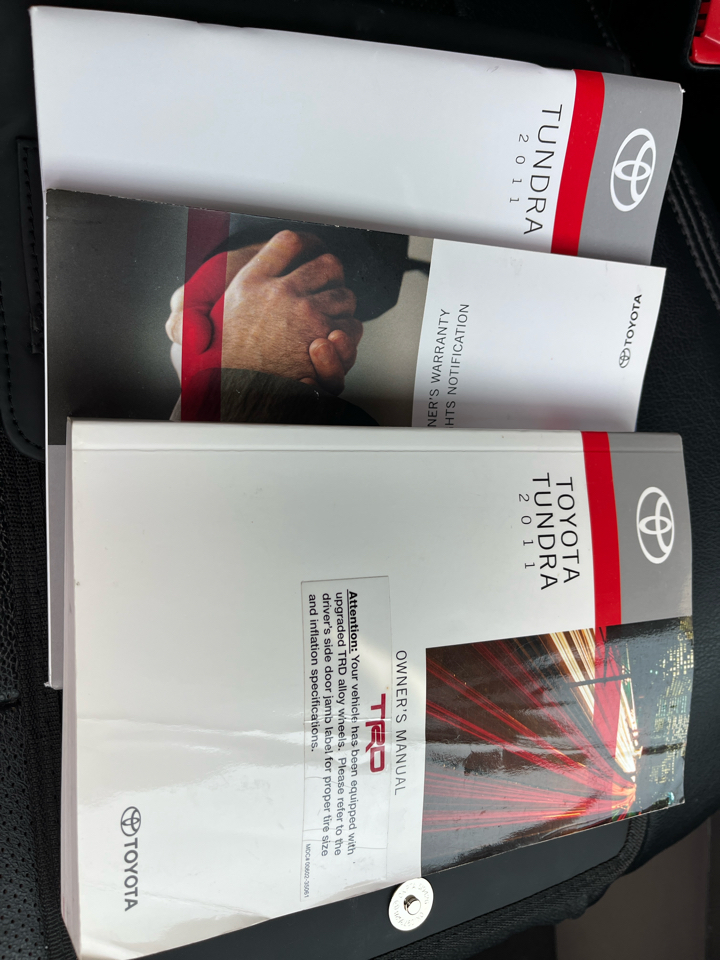 Toyota Tundra Tundra-Grade 5.7L Double Cab 4WD 2011