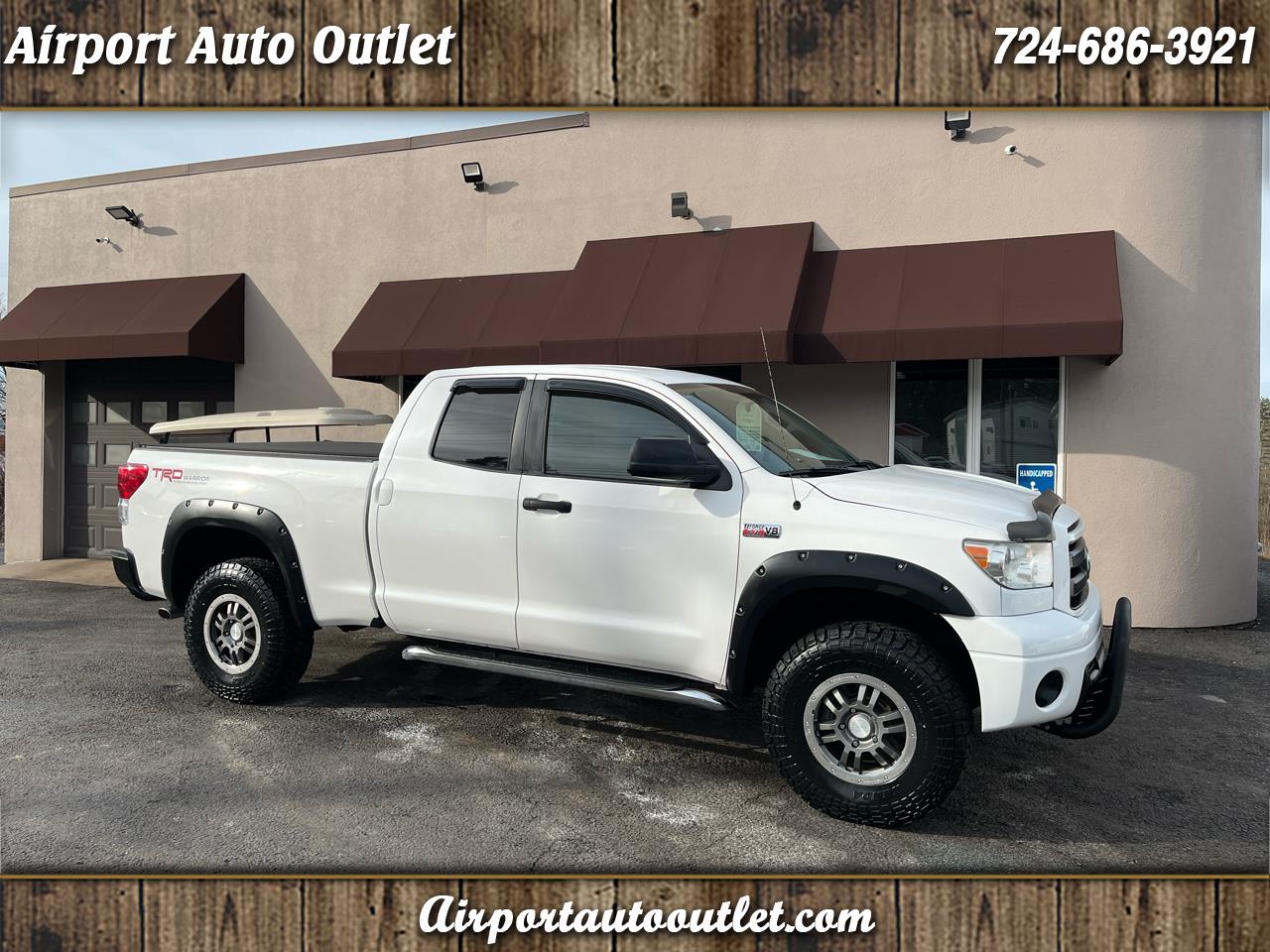 Toyota Tundra Tundra-Grade 5.7L Double Cab 4WD 2011