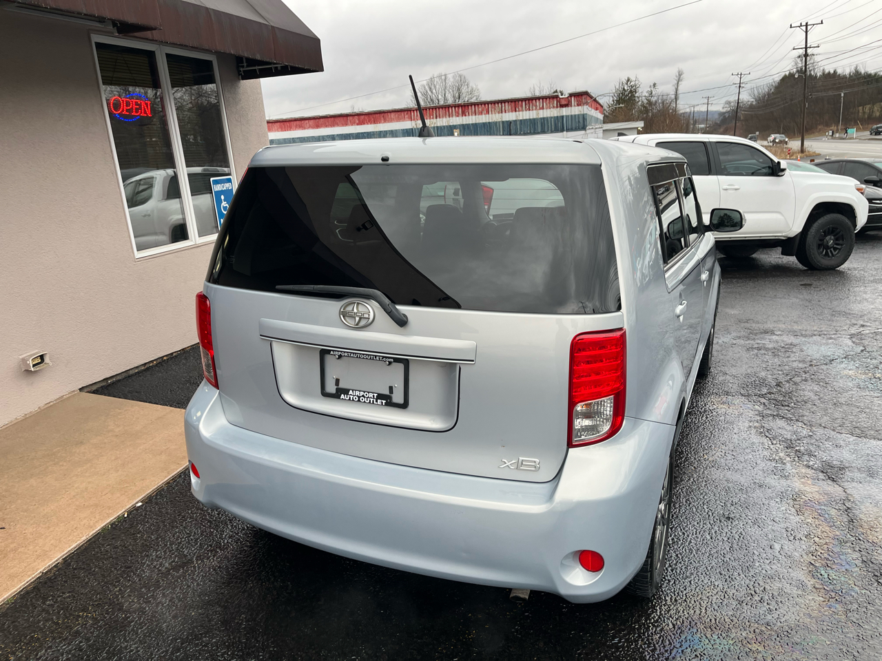 Scion xB 5-Door Wagon 4-Spd AT 2013