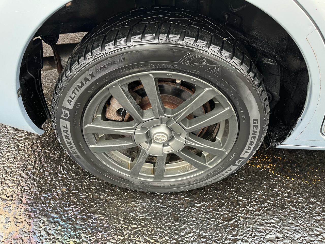 Scion xB 5-Door Wagon 4-Spd AT 2013