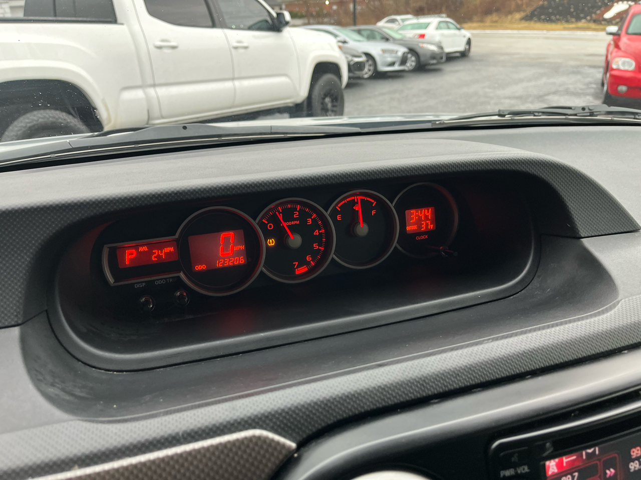 Scion xB 5-Door Wagon 4-Spd AT 2013