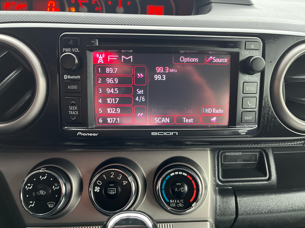 Scion xB 5-Door Wagon 4-Spd AT 2013