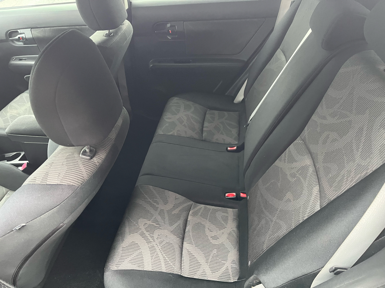 Scion xB 5-Door Wagon 4-Spd AT 2013