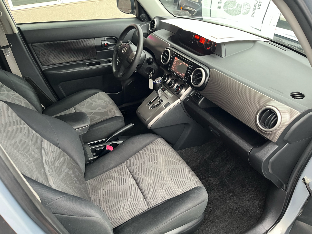 Scion xB 5-Door Wagon 4-Spd AT 2013