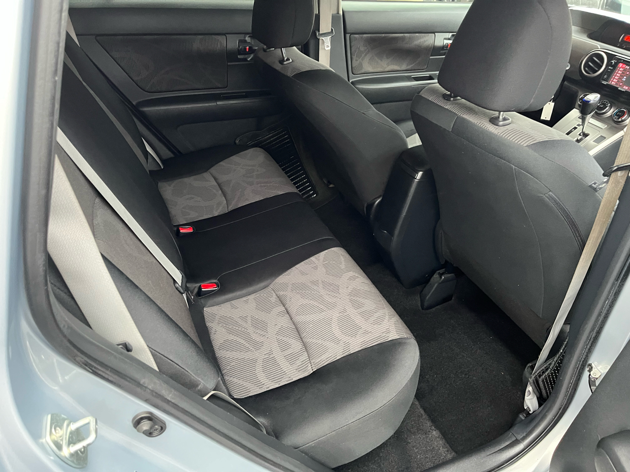 Scion xB 5-Door Wagon 4-Spd AT 2013