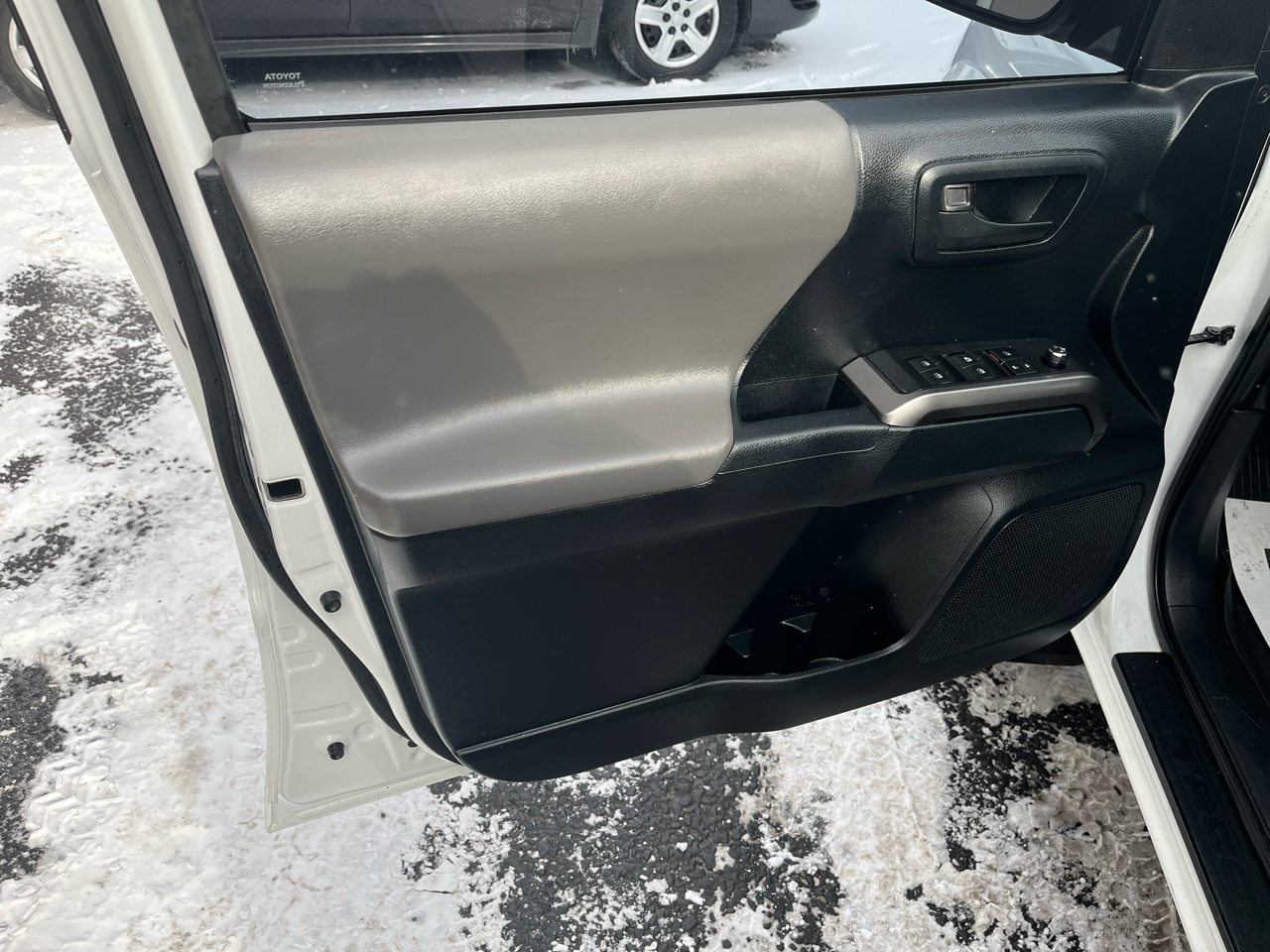 Toyota Tacoma SR5 Double Cab Super Long Bed V6 6AT 4WD 2016