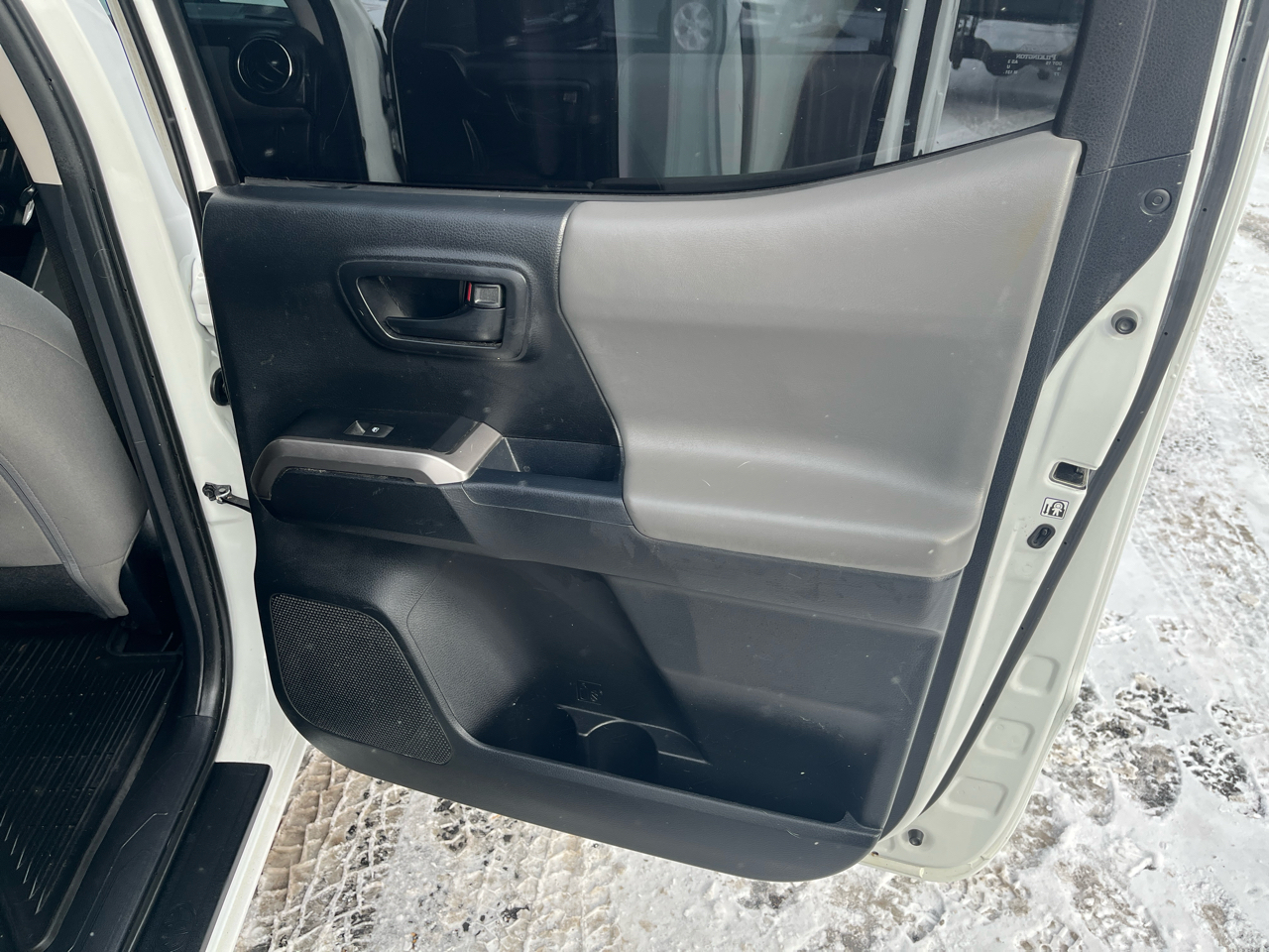 Toyota Tacoma SR5 Double Cab Super Long Bed V6 6AT 4WD 2016