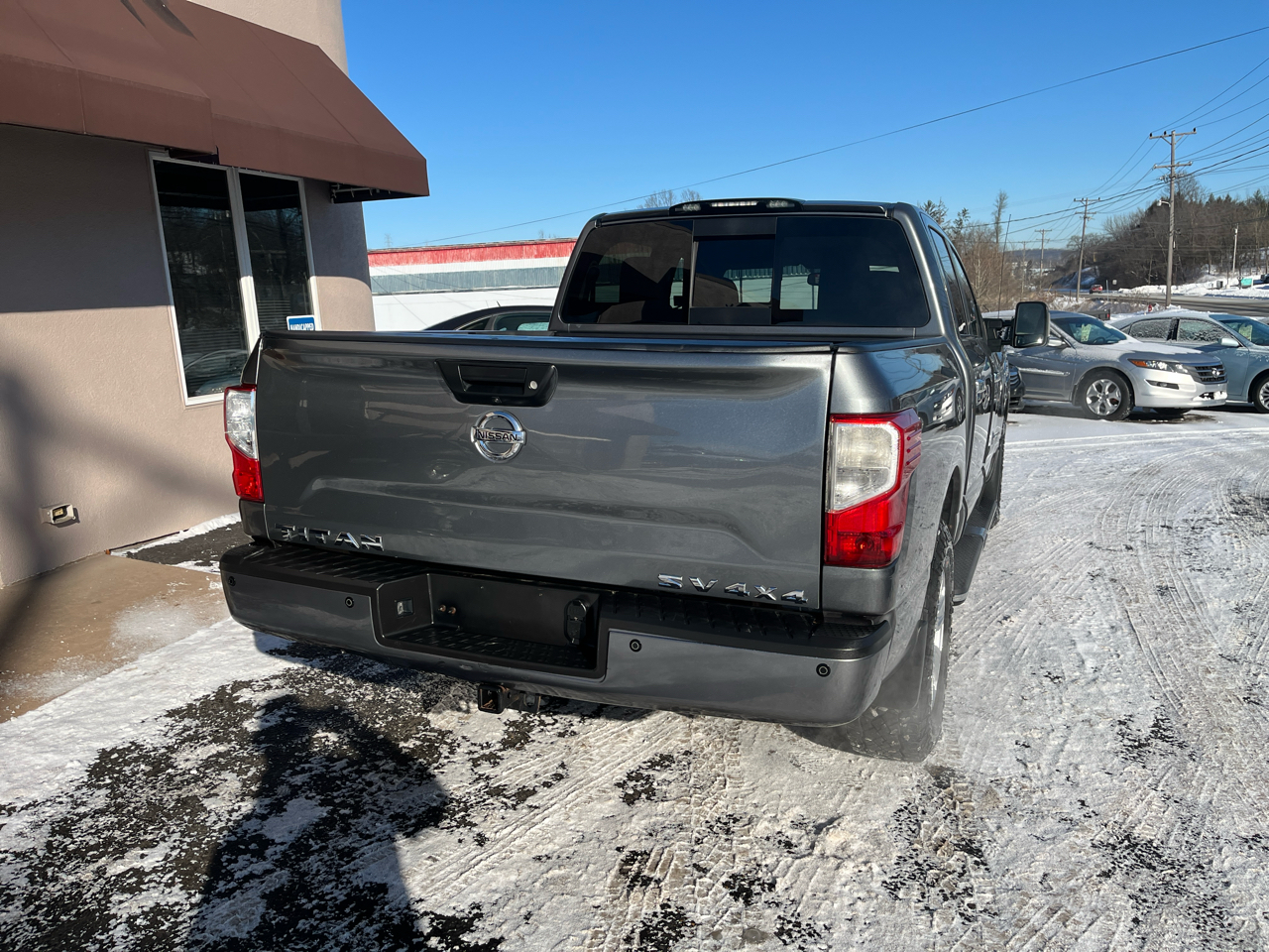 Nissan Titan 4x4 Crew Cab SV 2017
