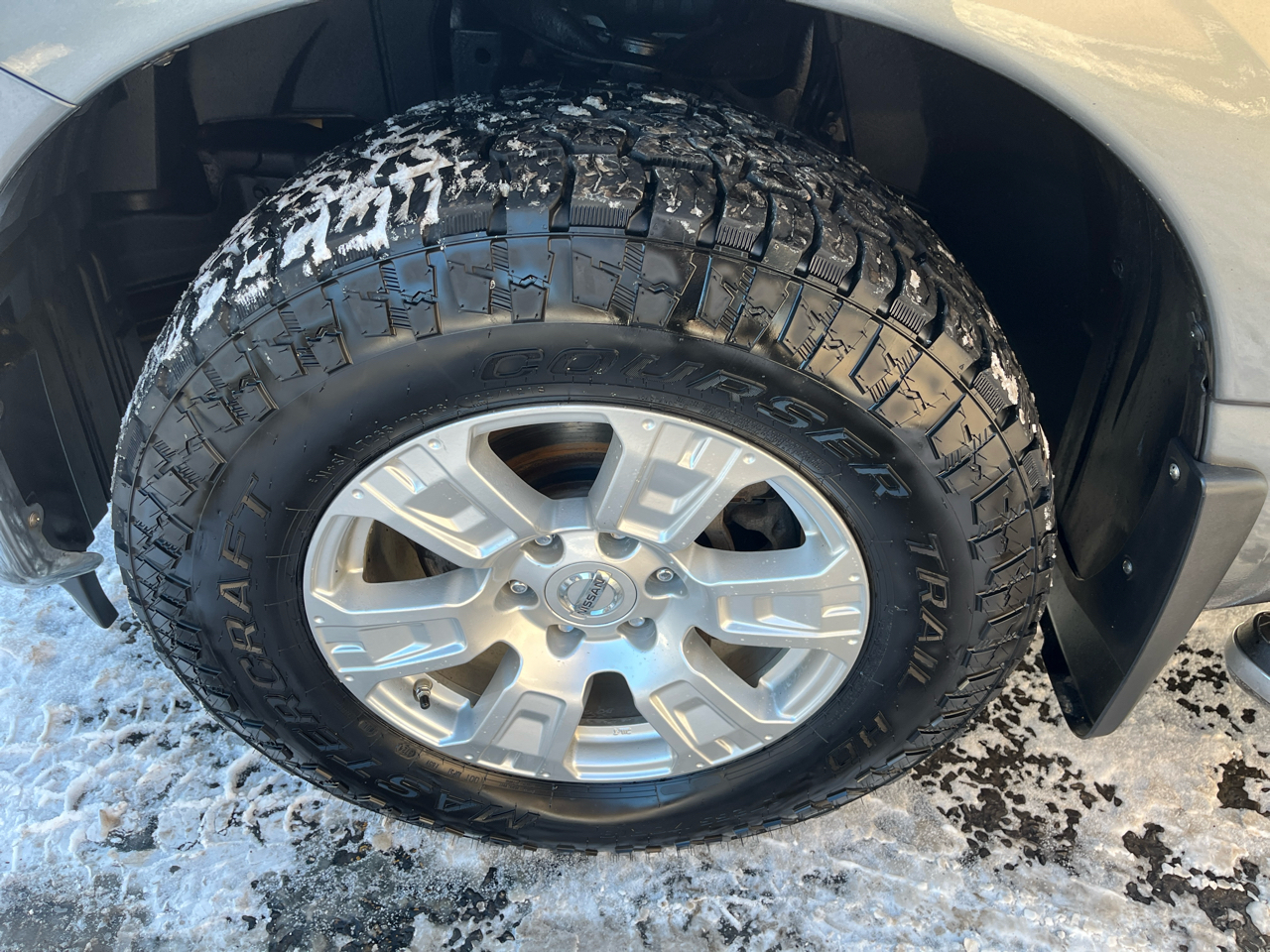 Nissan Titan 4x4 Crew Cab SV 2017