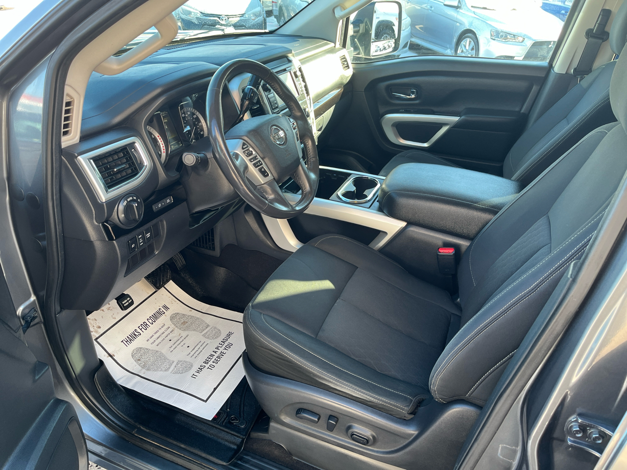 Nissan Titan 4x4 Crew Cab SV 2017