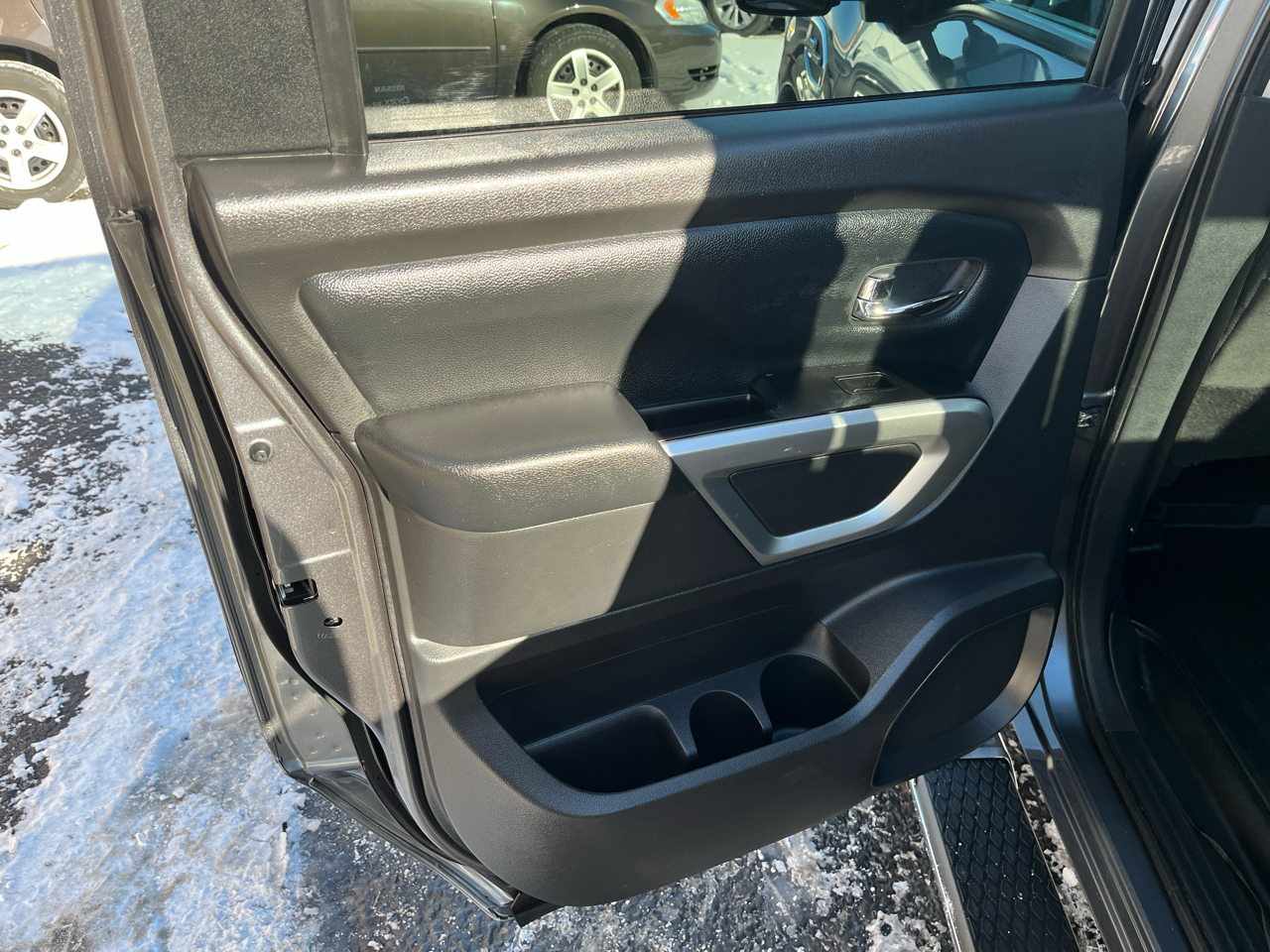 Nissan Titan 4x4 Crew Cab SV 2017