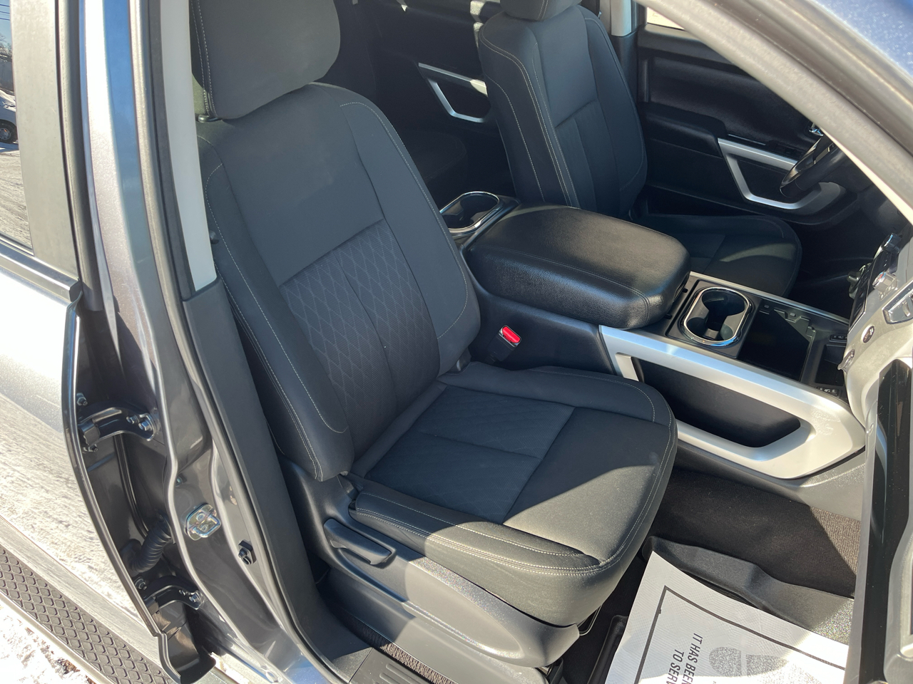 Nissan Titan 4x4 Crew Cab SV 2017