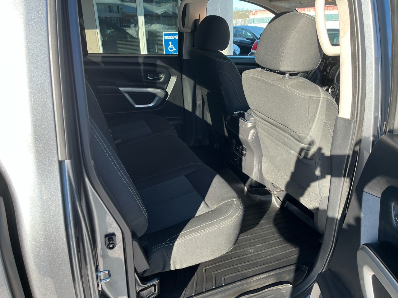 Nissan Titan 4x4 Crew Cab SV 2017