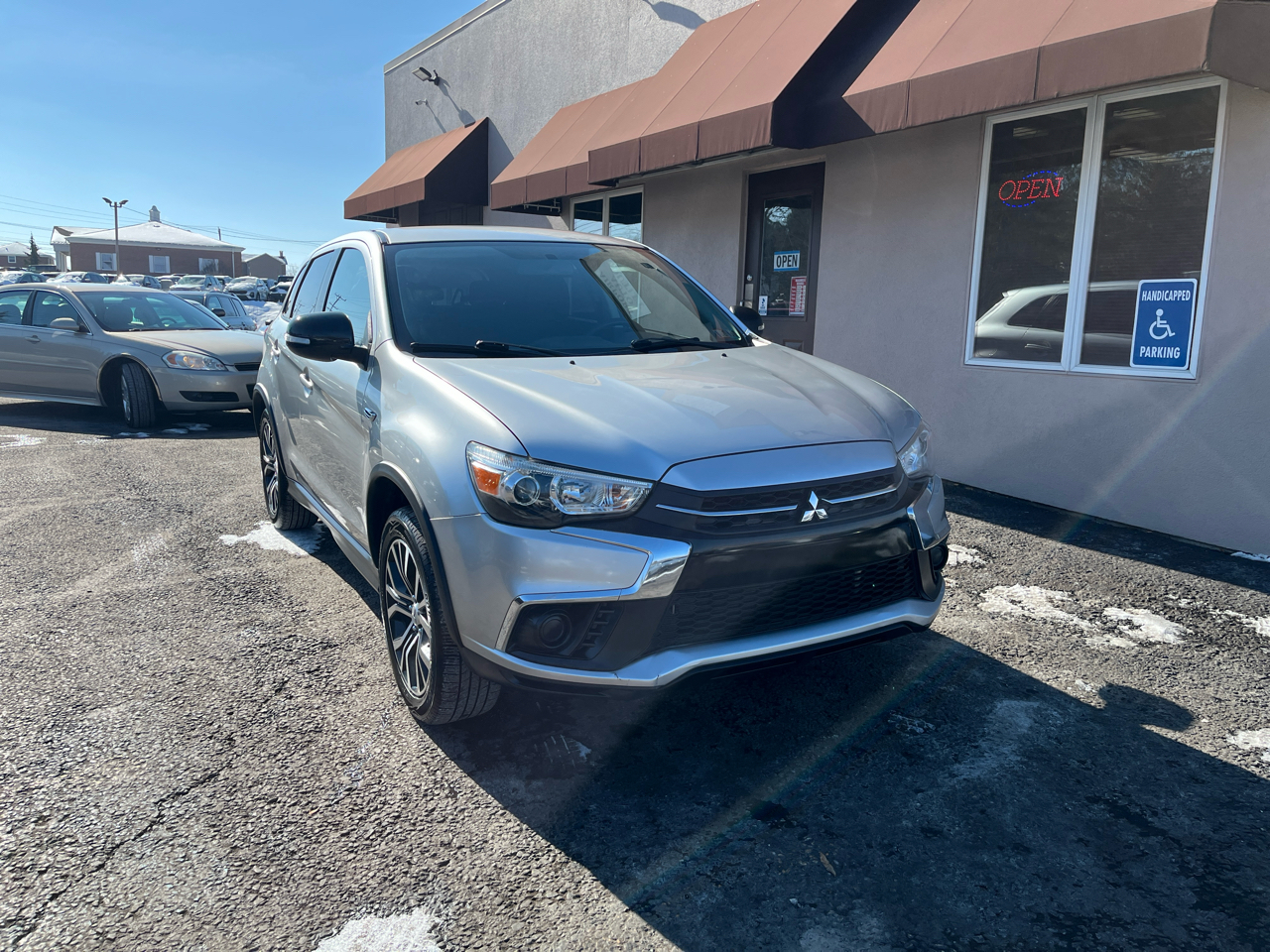 Mitsubishi Outlander Sport 2.0 ES 5M 2018