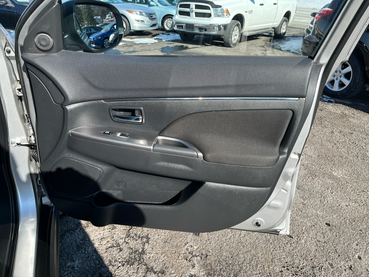 Mitsubishi Outlander Sport 2.0 ES 5M 2018