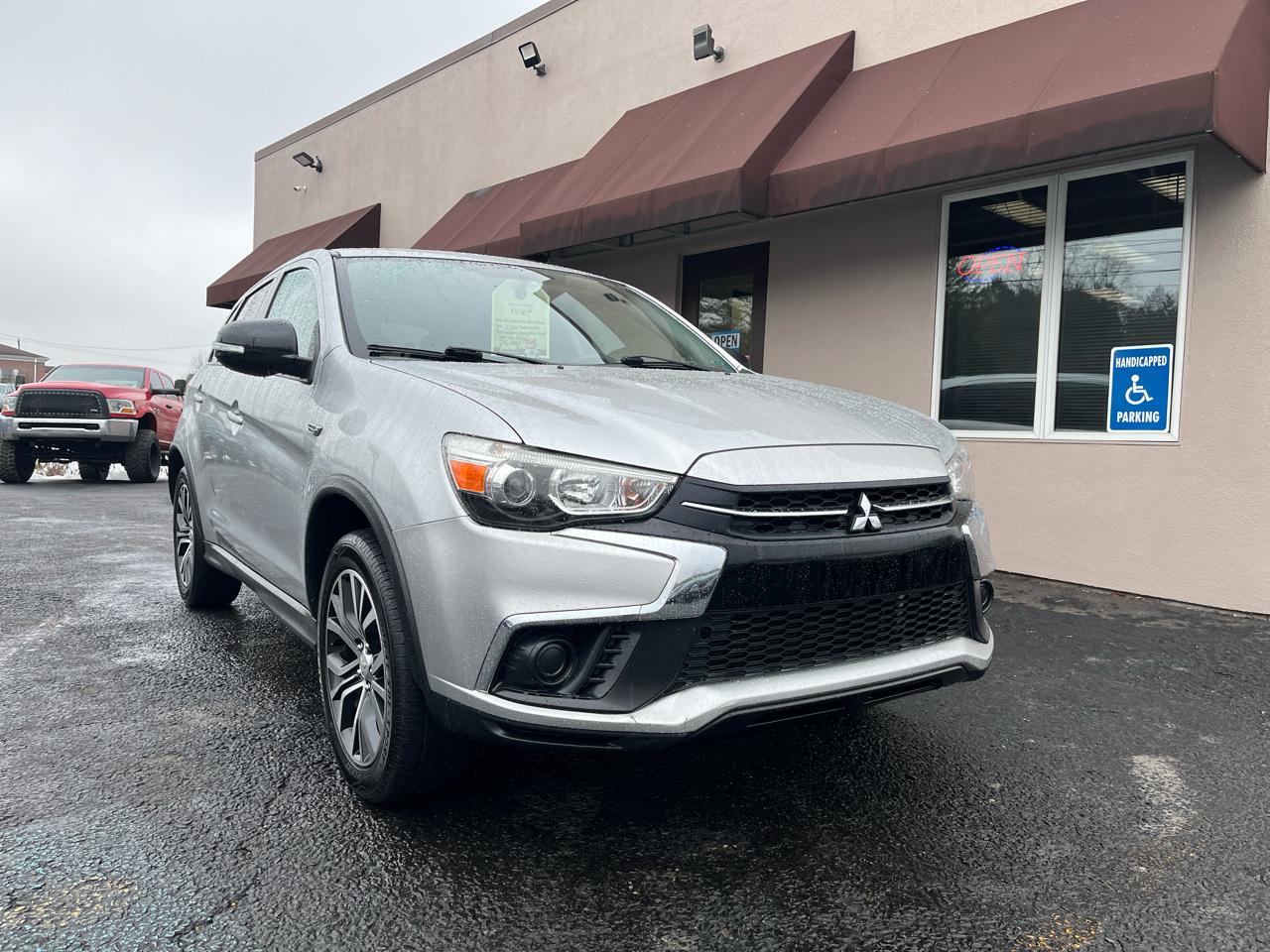 Mitsubishi Outlander Sport 2.0 ES 5M 2018