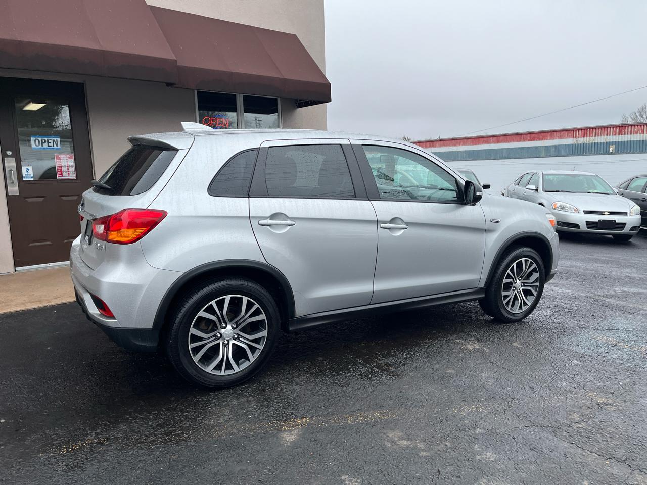 Mitsubishi Outlander Sport 2.0 ES 5M 2018