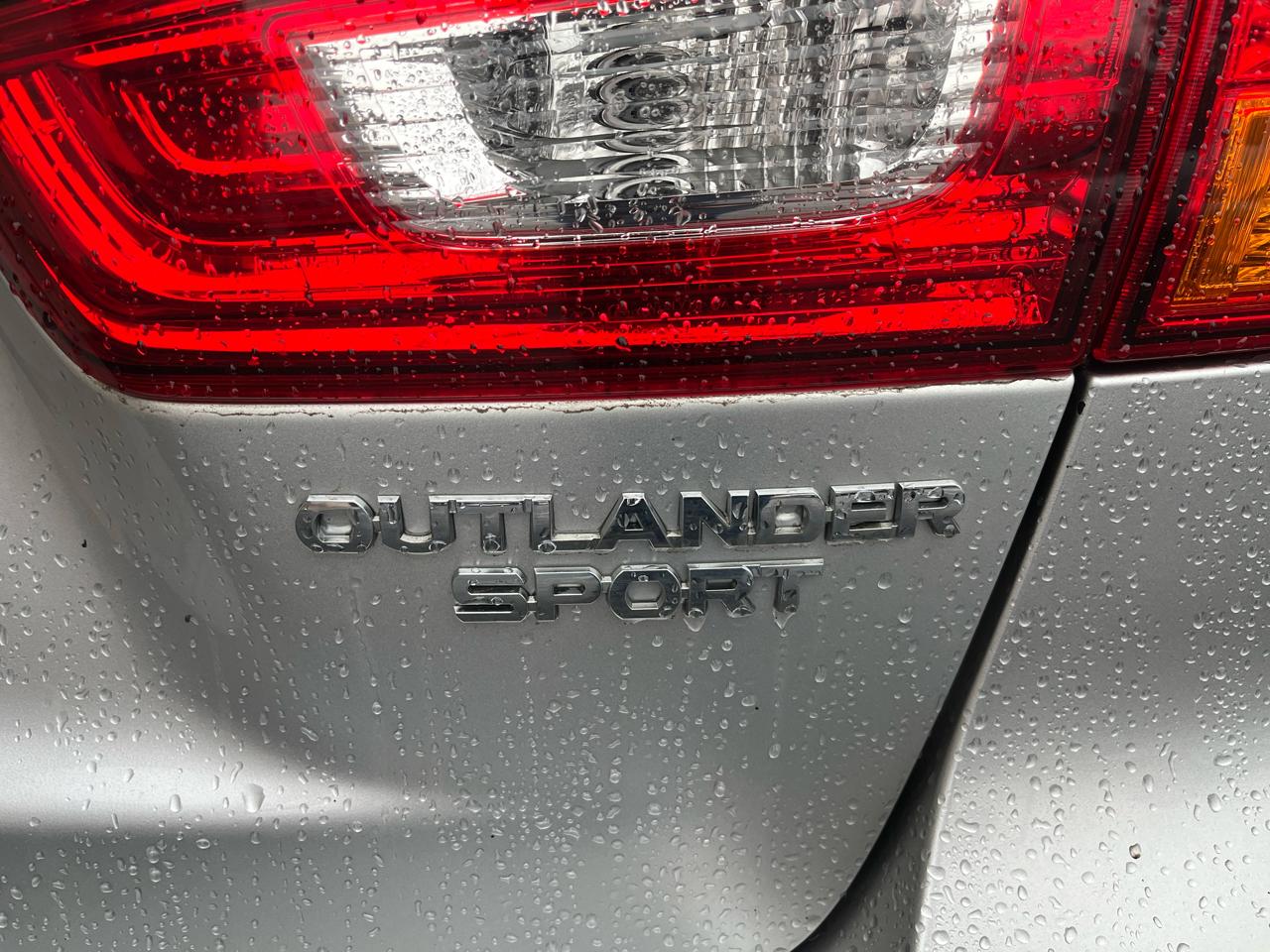 Mitsubishi Outlander Sport 2.0 ES 5M 2018