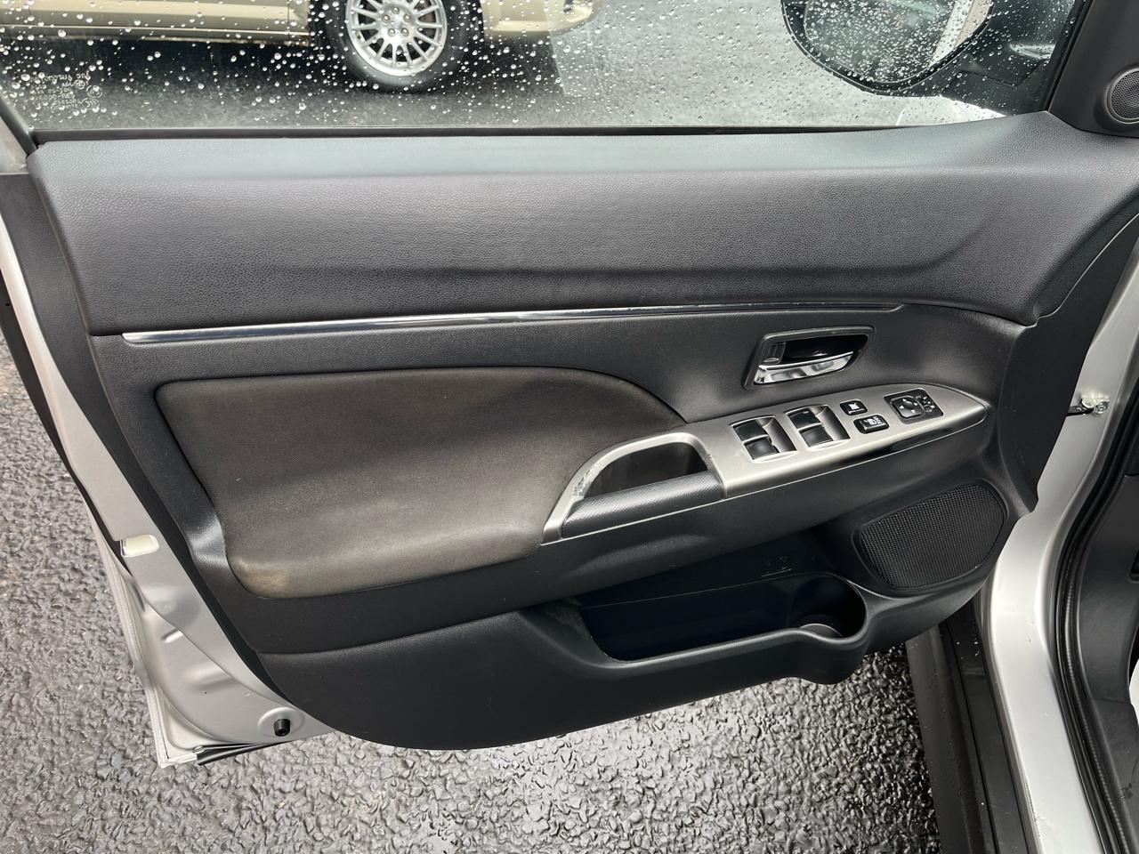 Mitsubishi Outlander Sport 2.0 ES 5M 2018