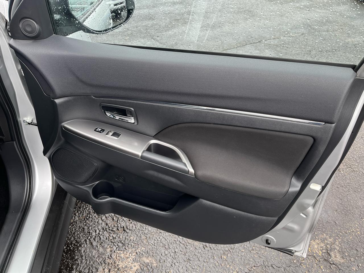 Mitsubishi Outlander Sport 2.0 ES 5M 2018