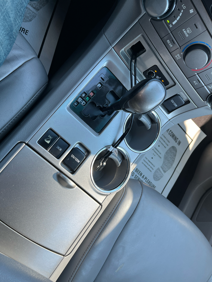 Toyota Highlander SE 4D SUV AWD 2012