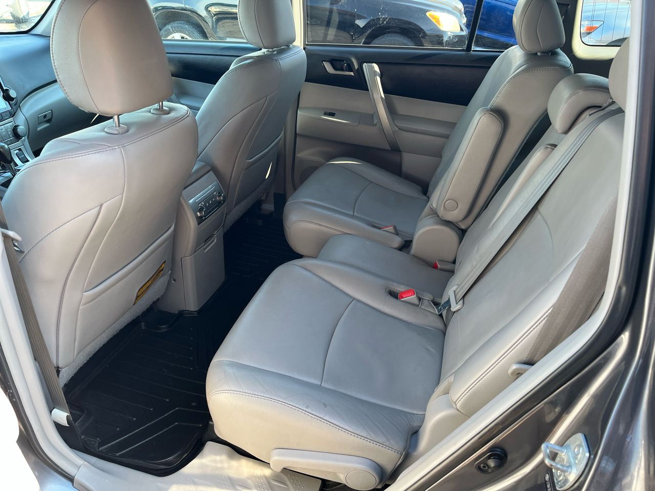 Toyota Highlander SE 4D SUV AWD 2012