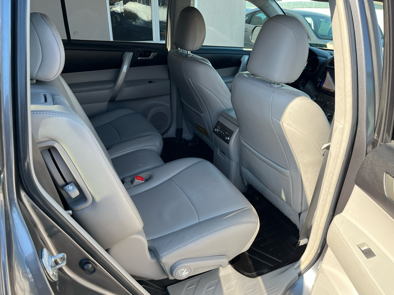 Toyota Highlander SE 4D SUV AWD 2012