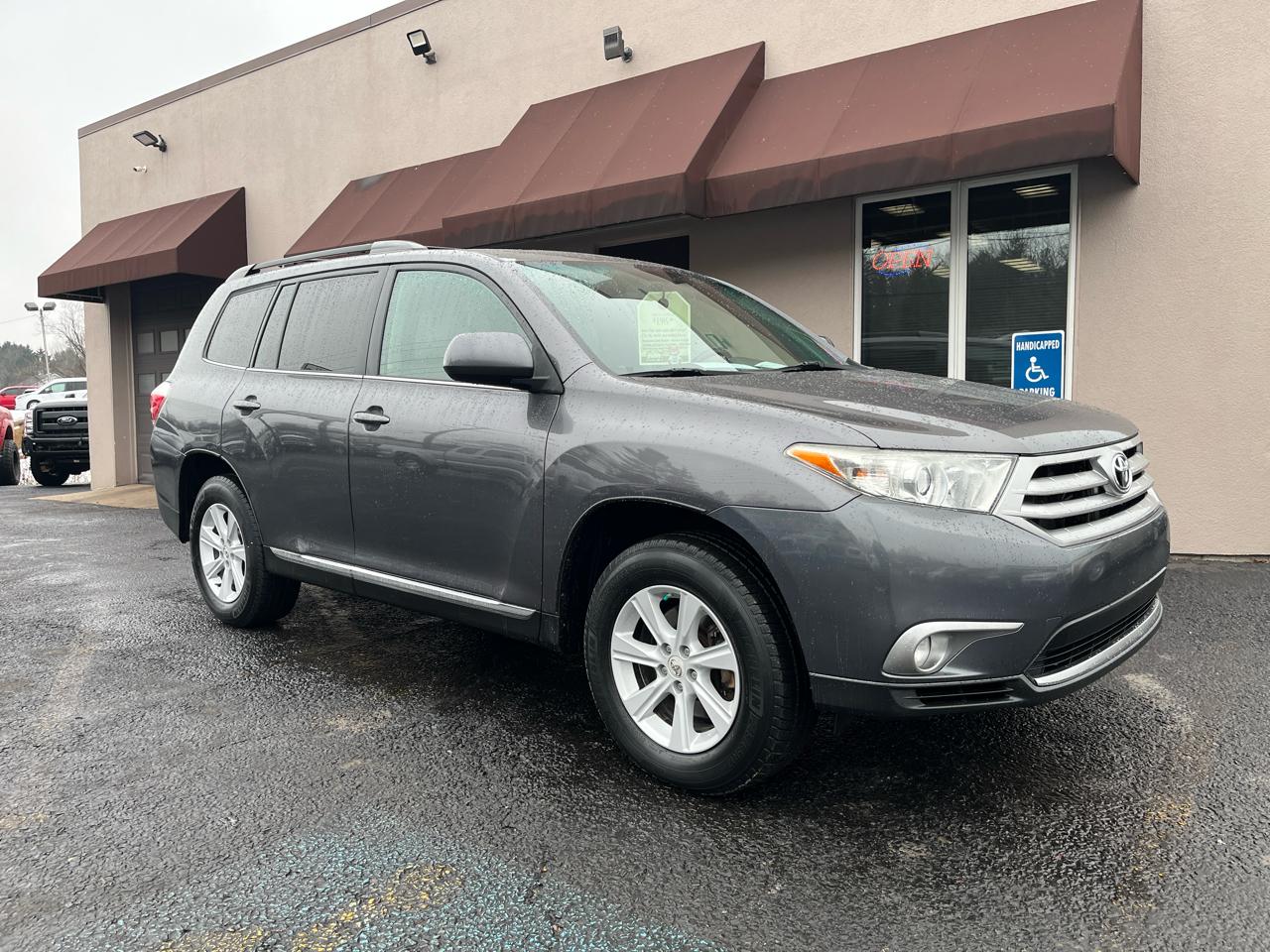 Toyota Highlander SE 4D SUV AWD 2012
