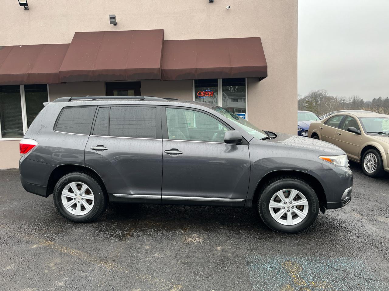 Toyota Highlander SE 4D SUV AWD 2012