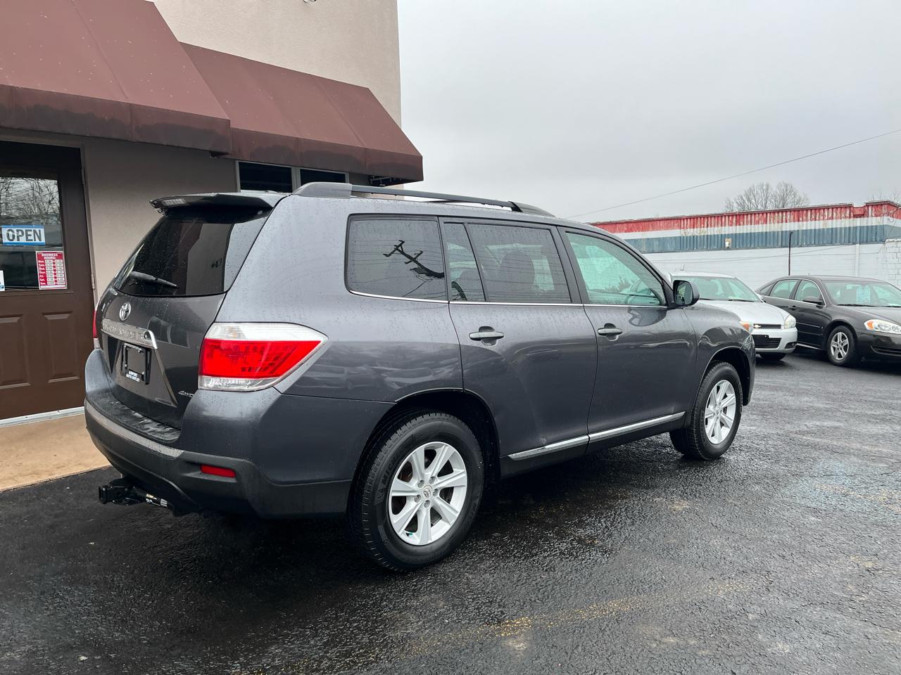 Toyota Highlander SE 4D SUV AWD 2012