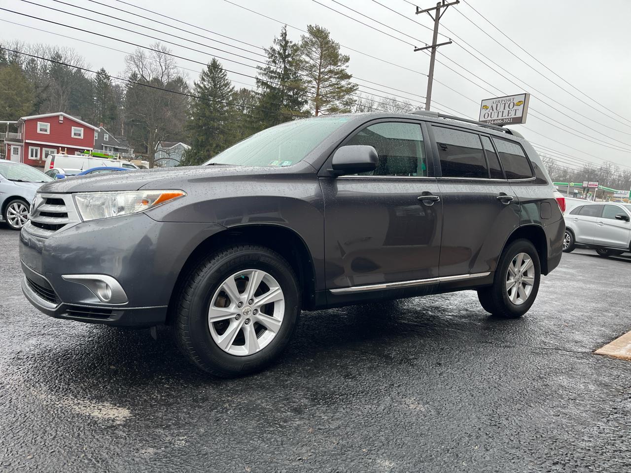 Toyota Highlander SE 4D SUV AWD 2012