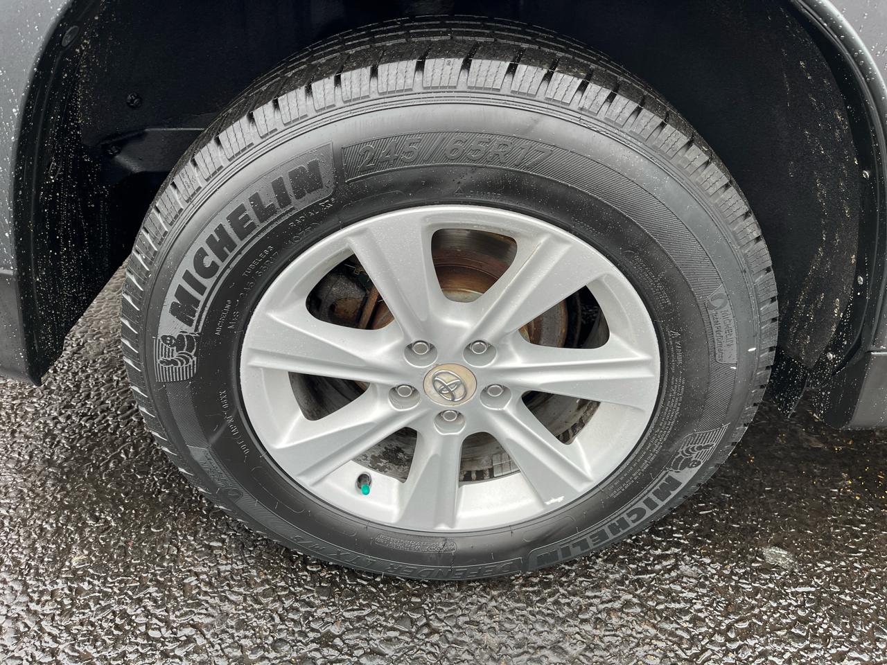 Toyota Highlander SE 4D SUV AWD 2012