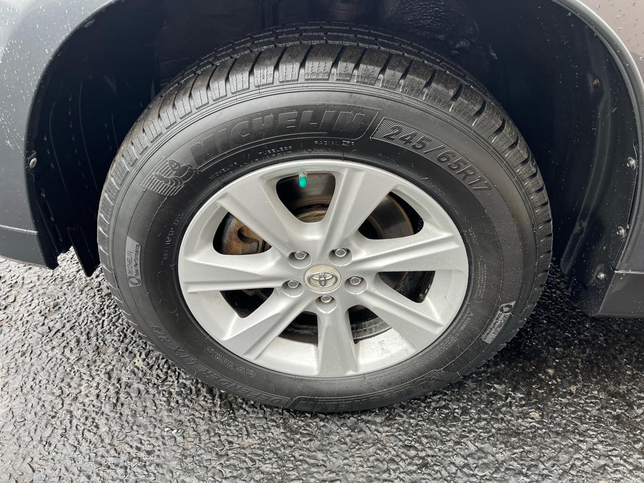 Toyota Highlander SE 4D SUV AWD 2012