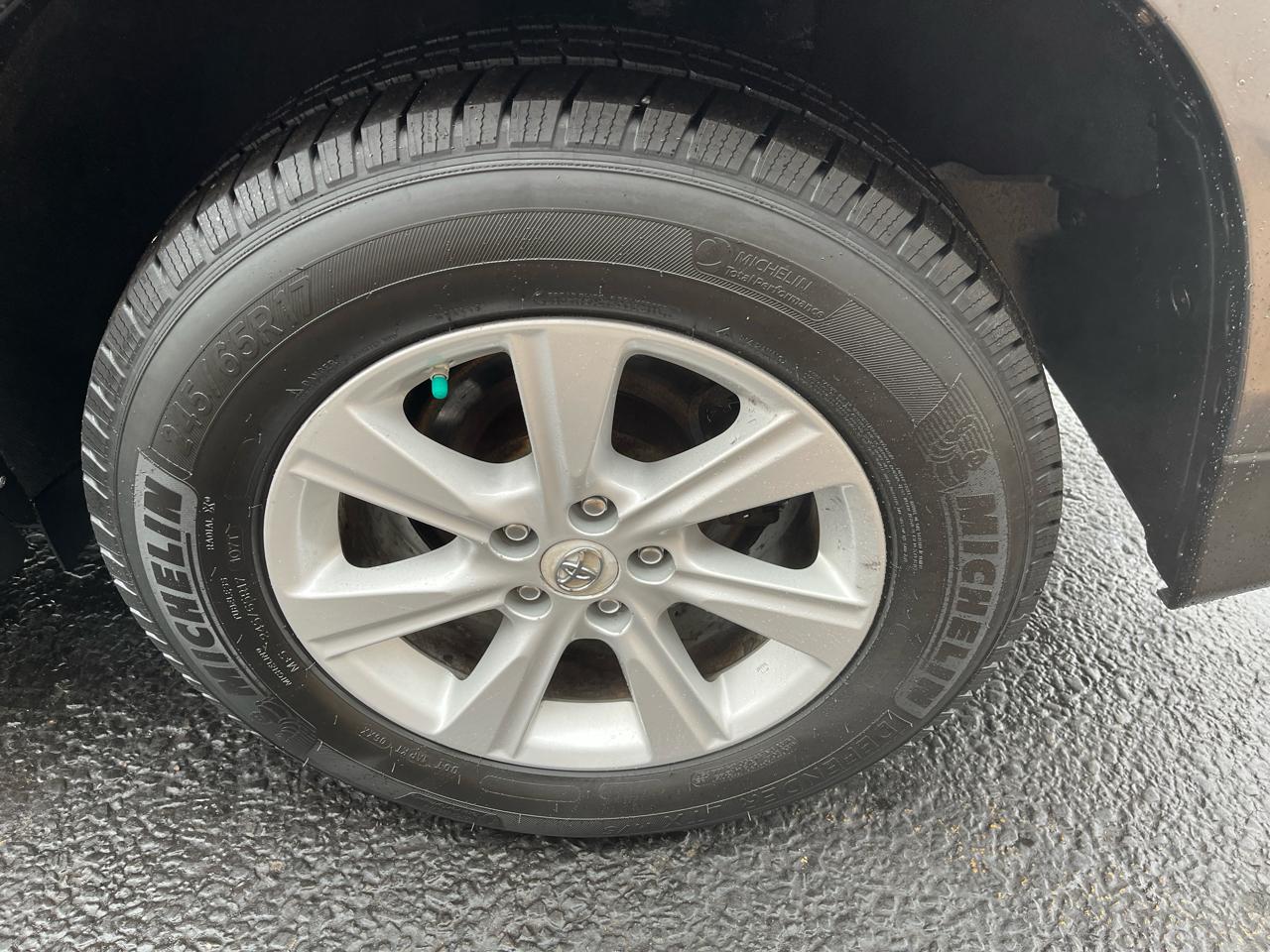 Toyota Highlander SE 4D SUV AWD 2012