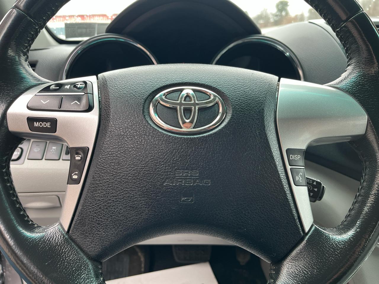 Toyota Highlander SE 4D SUV AWD 2012