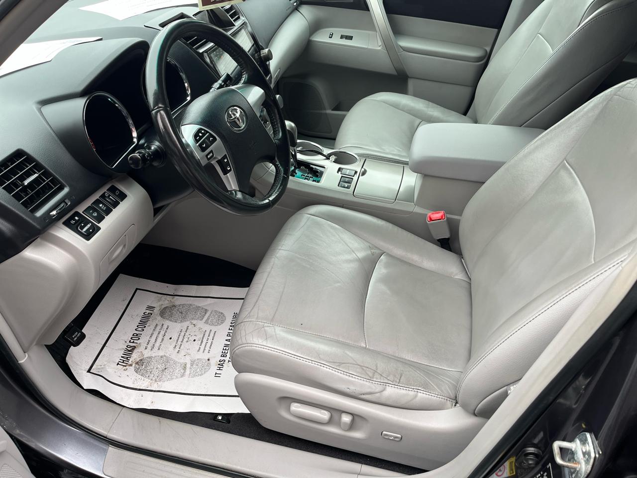 Toyota Highlander SE 4D SUV AWD 2012