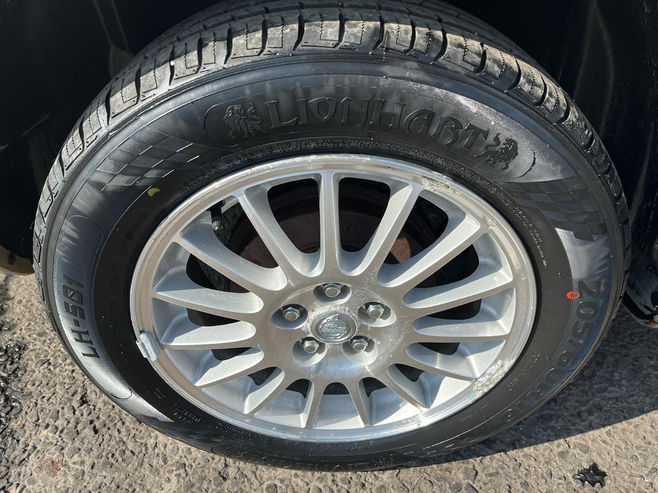 Chrysler Sebring Sedan 2004