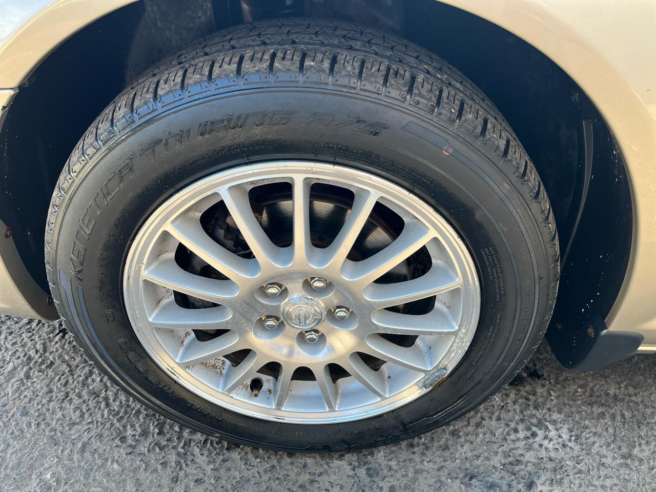 Chrysler Sebring Sedan 2004