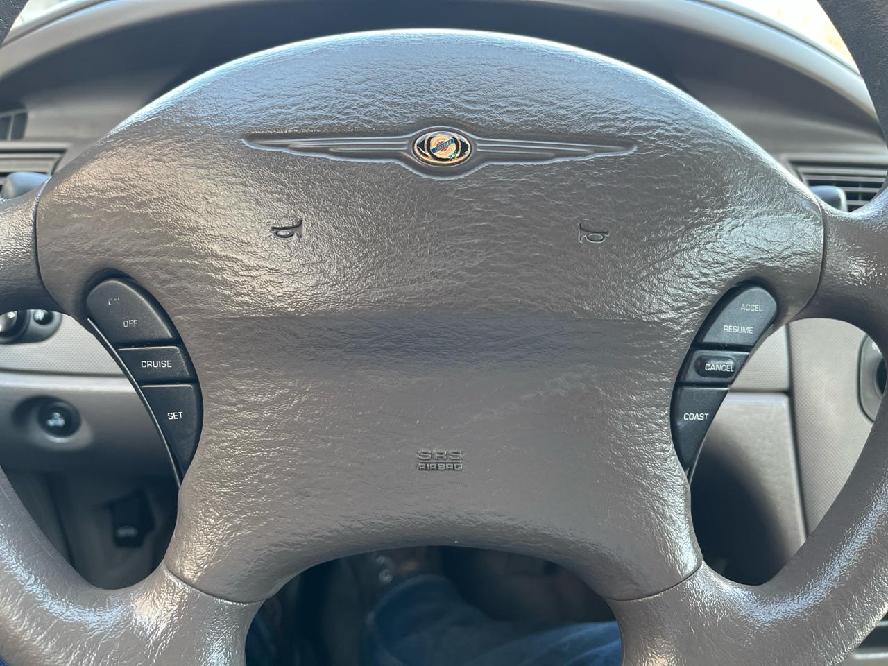 Chrysler Sebring Sedan 2004