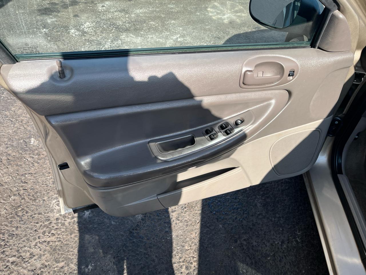 Chrysler Sebring Sedan 2004