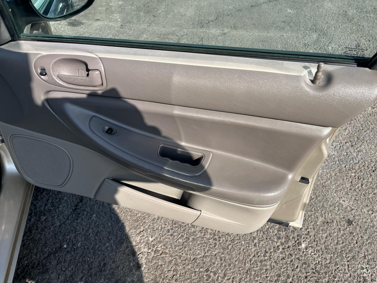 Chrysler Sebring Sedan 2004