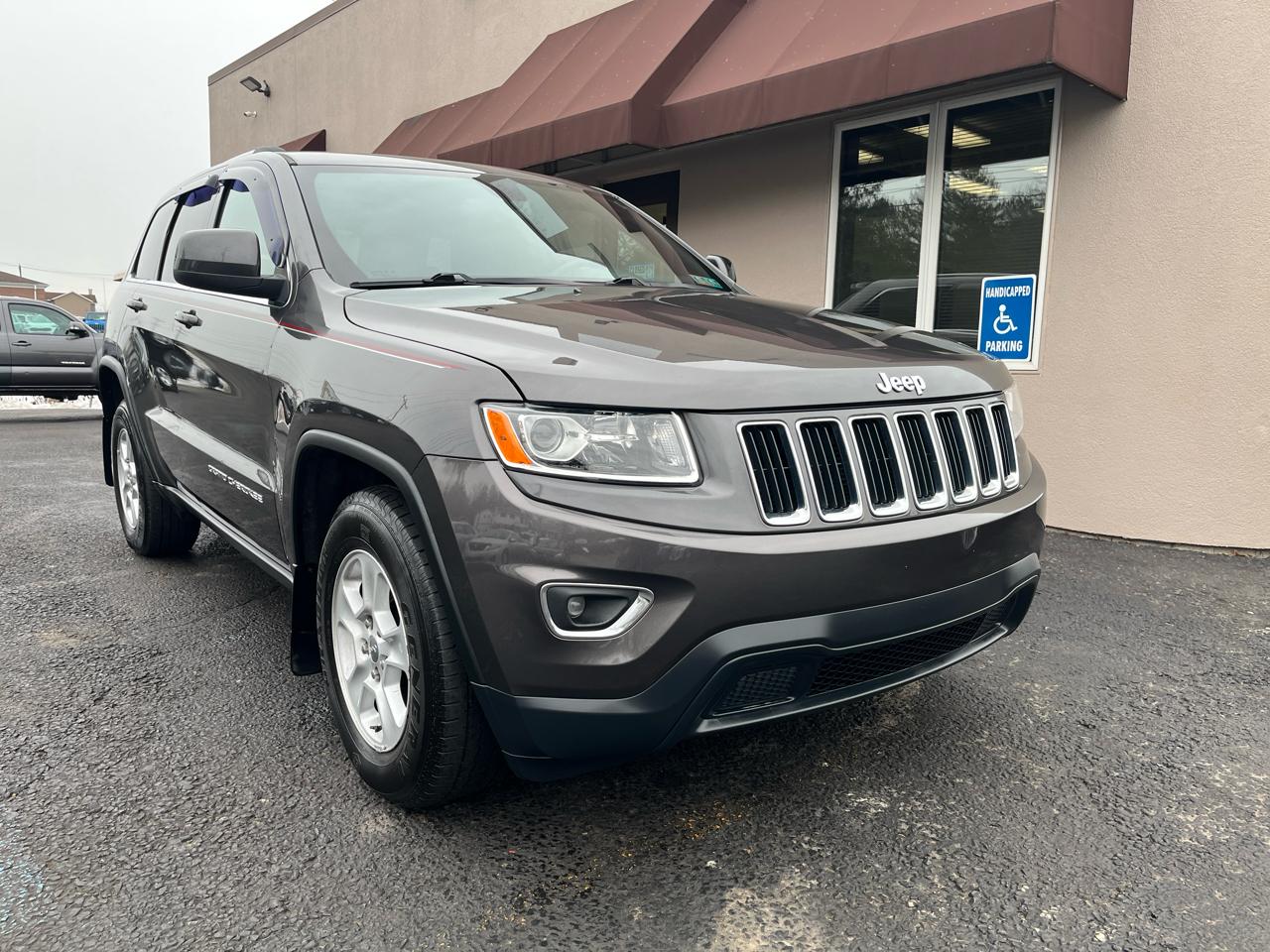 Jeep Grand Cherokee Laredo 4WD 2015