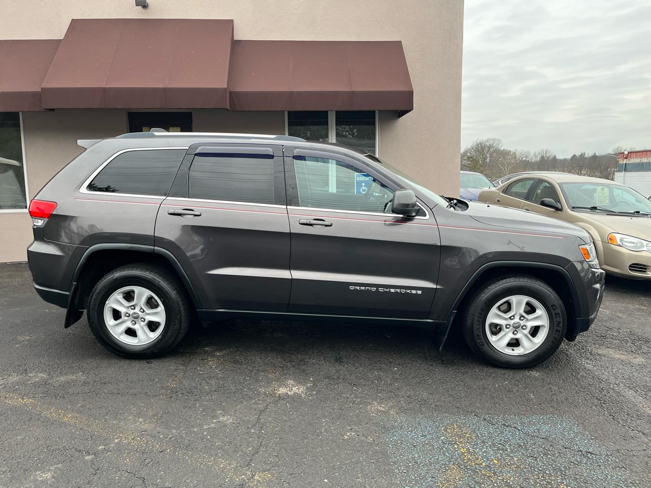 Jeep Grand Cherokee Laredo 4WD 2015