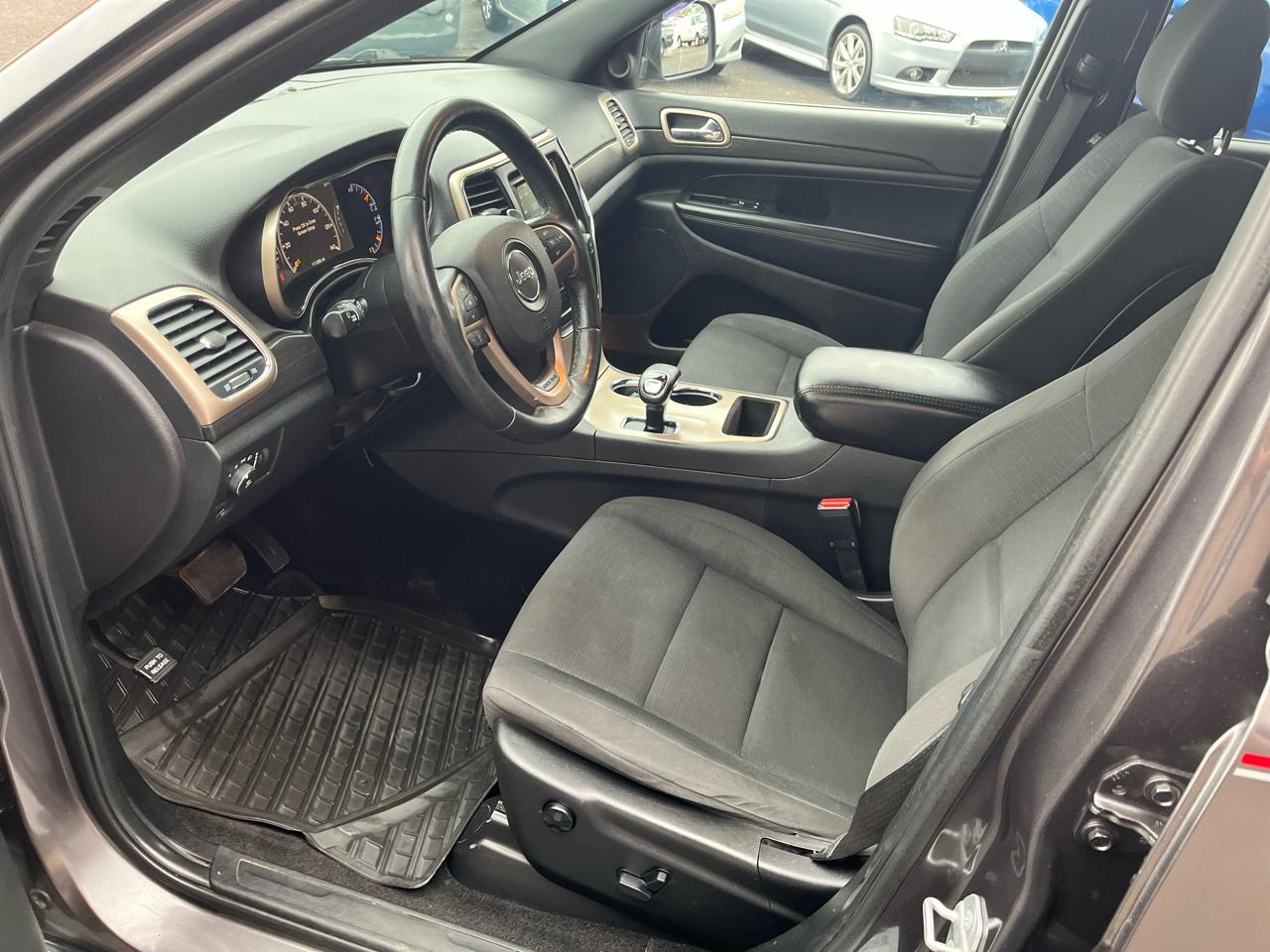 Jeep Grand Cherokee Laredo 4WD 2015