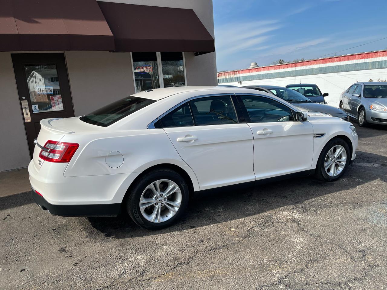 Ford Taurus SEL AWD 2015