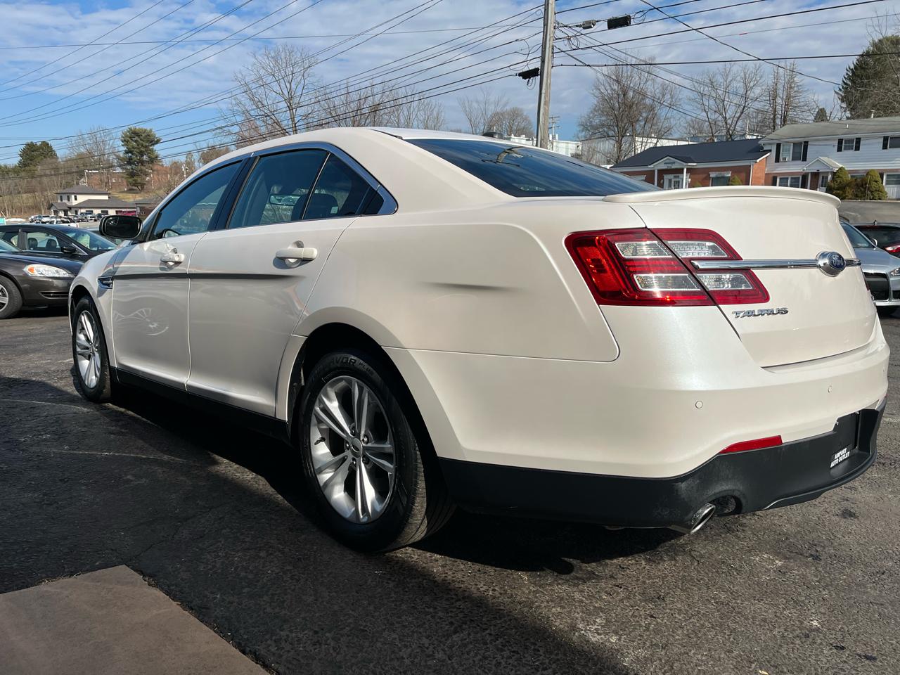 Ford Taurus SEL AWD 2015