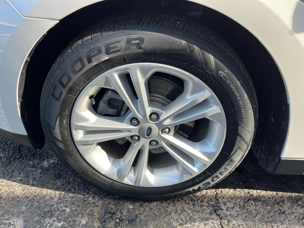 Ford Taurus SEL AWD 2015