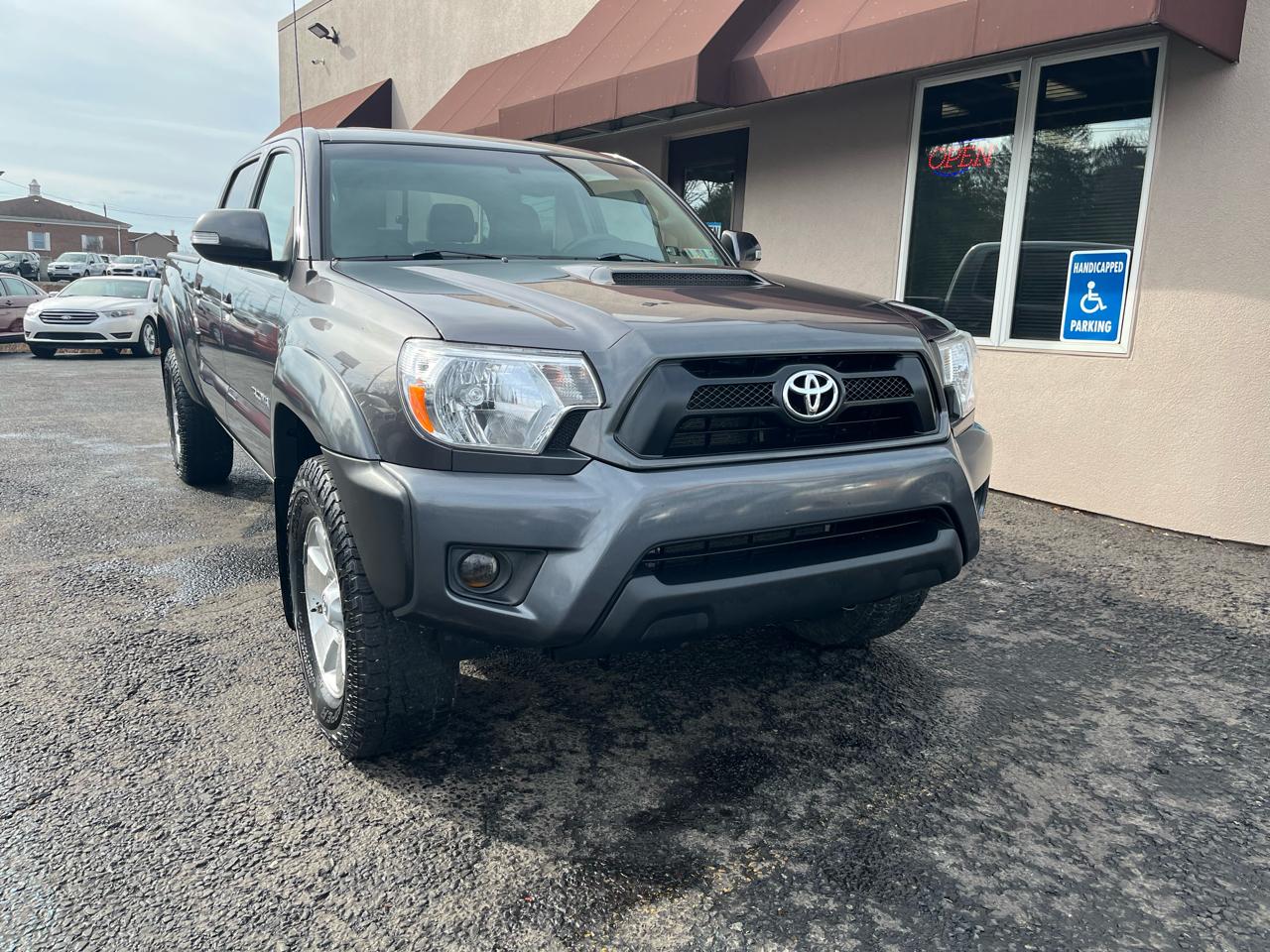 Toyota Tacoma Double Cab Long Bed V6 5AT 4WD 2015